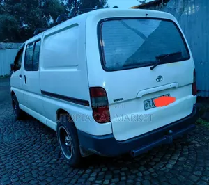Toyota HiAce 2010 White