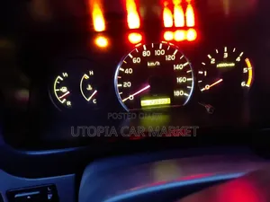 Toyota HiAce 2010 White