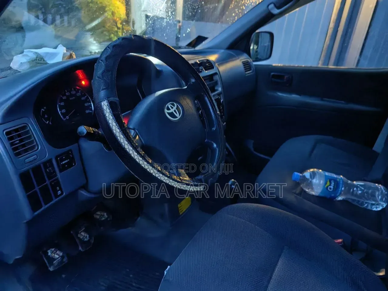 Toyota HiAce 2010 White