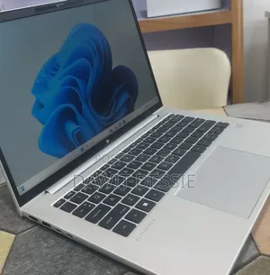 New Laptop HP EliteBook 840 G9 16GB Intel Core i7 SSD 512GB