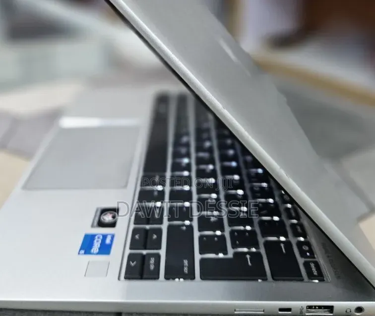 New Laptop HP EliteBook 830 G9 16GB Intel Core i5 SSD 512GB