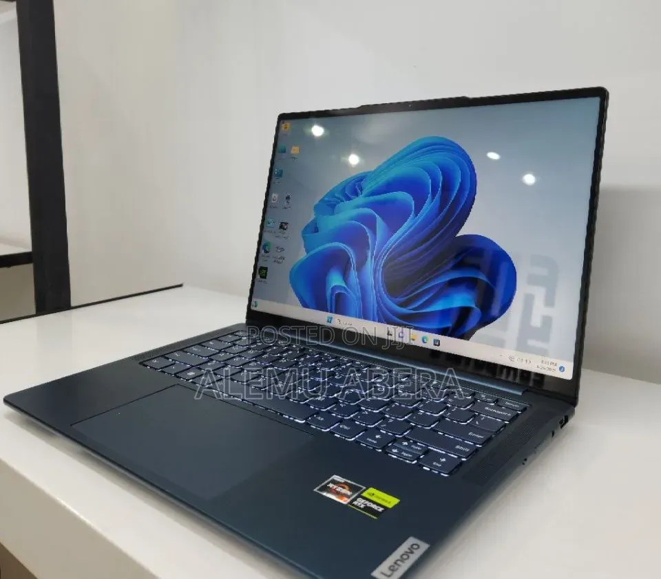 New Laptop Lenovo 16GB AMD Ryzen 7 SSD 512GB