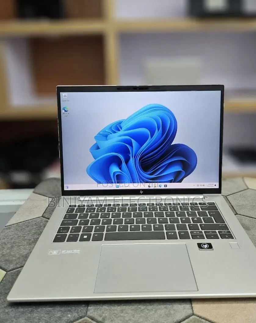 New Laptop HP EliteBook x360 1040 G9 16GB Intel Core i7 SSD 512GB