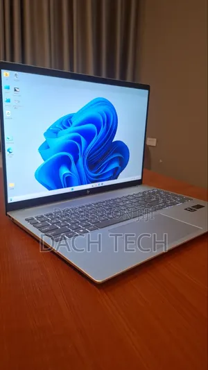 New Laptop HP Pavilion 15 16GB Intel Core Ultra 7 SSD 1T