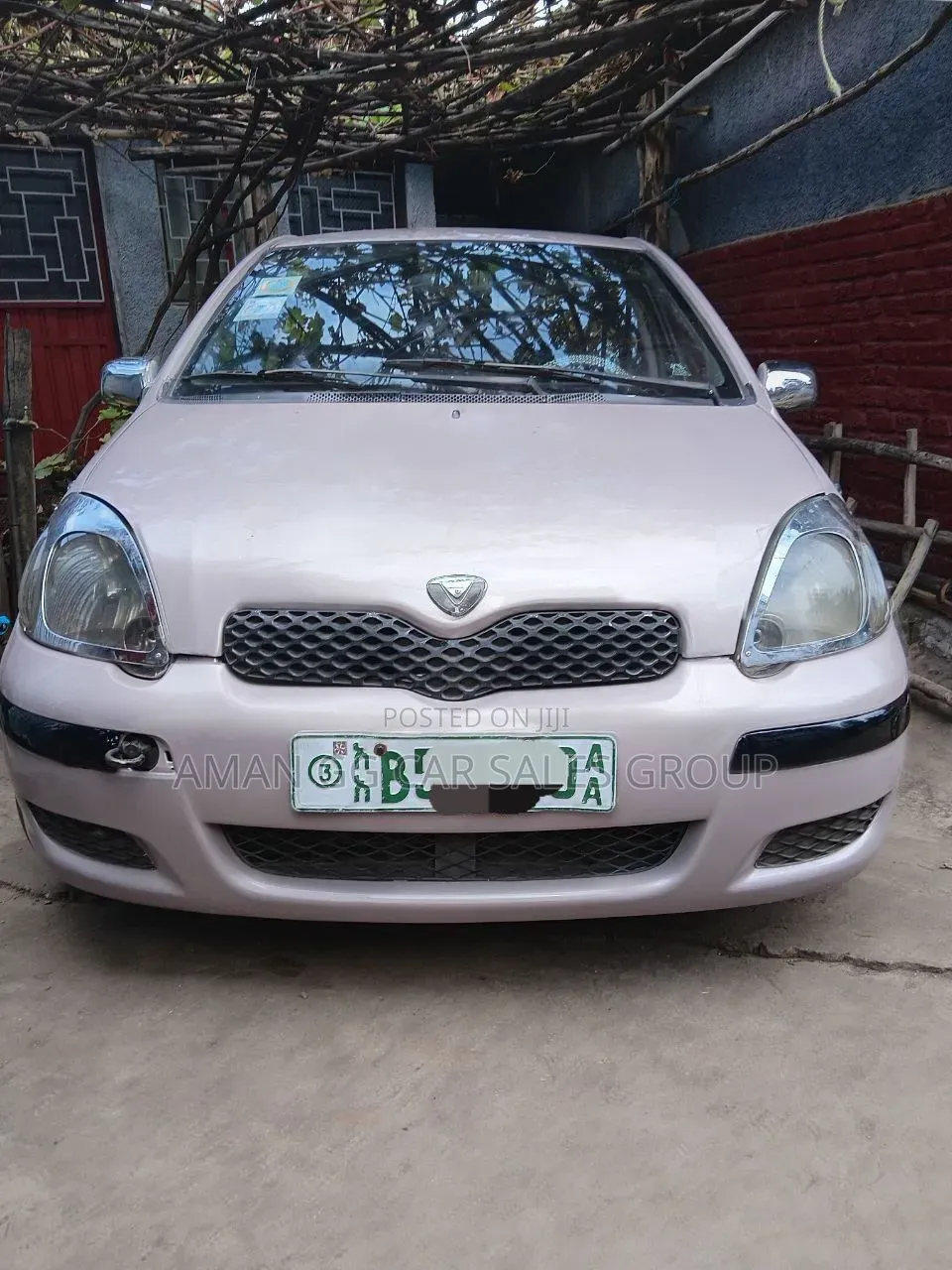 Toyota Vitz 2004 Gold