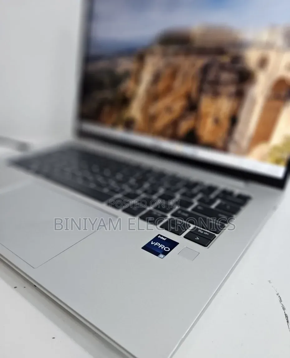 New Laptop HP EliteBook 840 G9 16GB Intel Core i5 SSD 512GB
