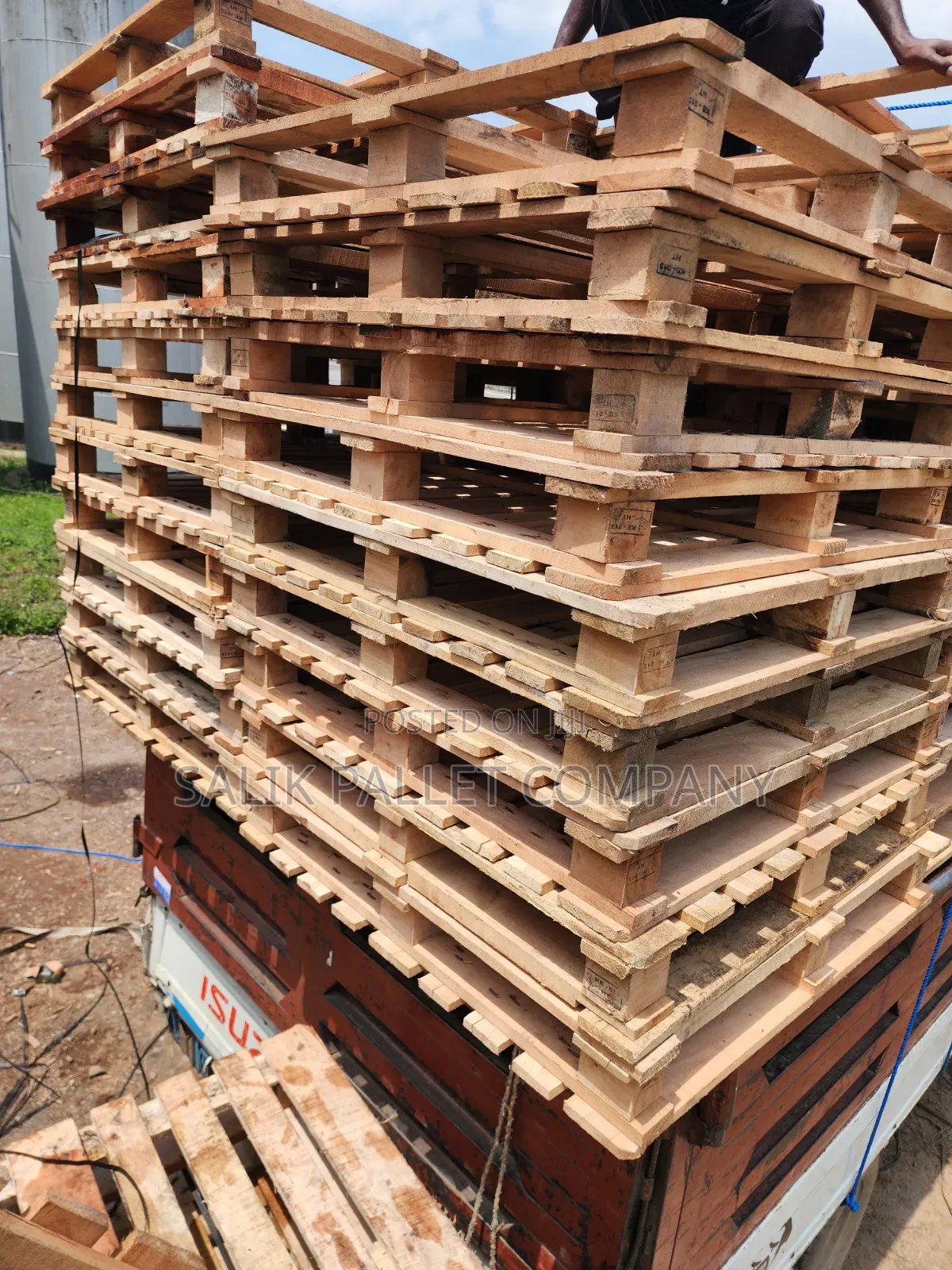 Strong Pallets for Industrial Purposes