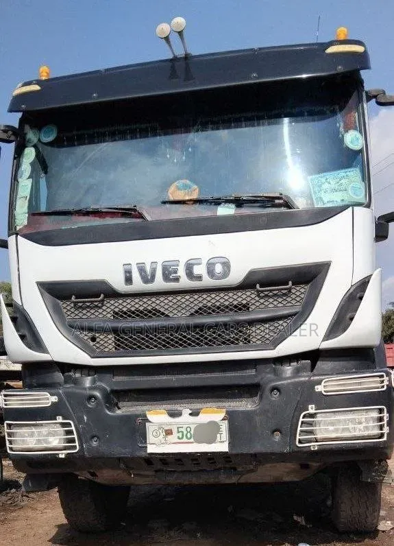 2013 Iveco ኦባማ ፓዎር ባንክ:2ሚሊየን አለበት