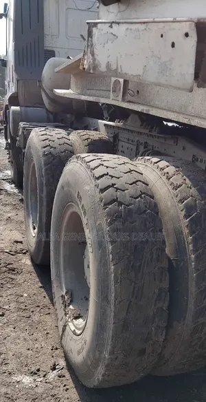 2013 Iveco ኦባማ ፓዎር ባንክ:2ሚሊየን አለበት