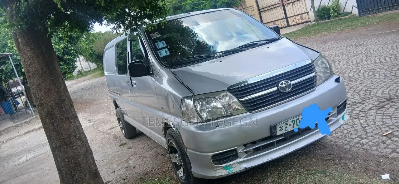 Toyota HiAce 2011 Silver
