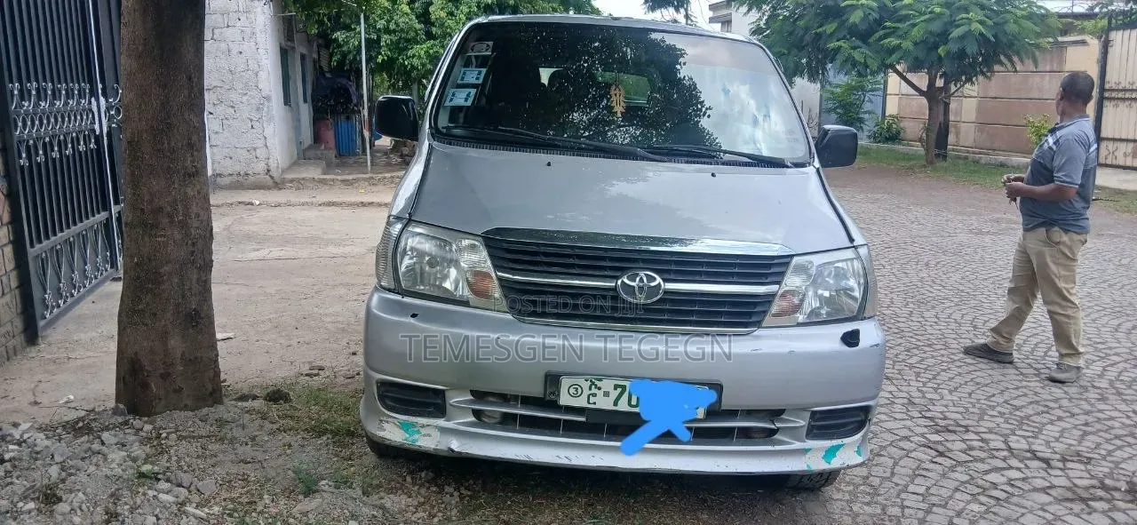 Toyota HiAce 2011 Silver