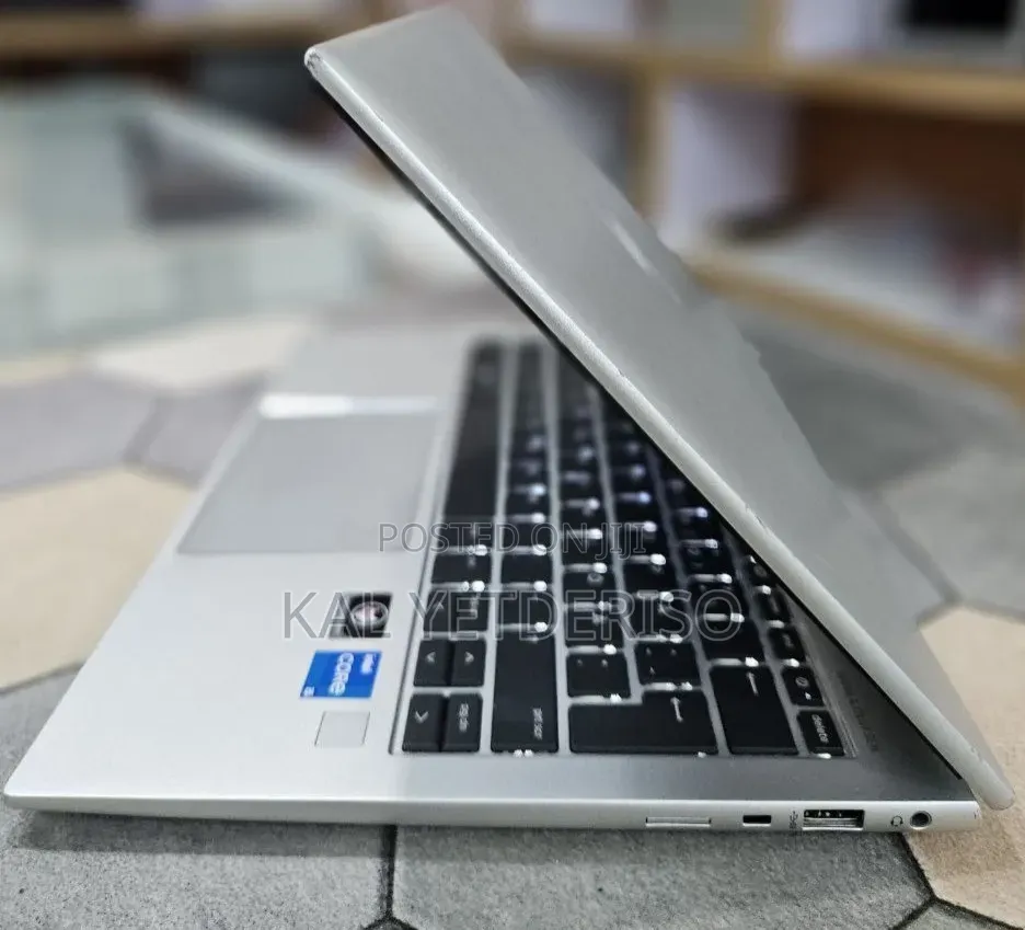 New Laptop HP EliteBook 830 G9 16GB Intel Core i5 SSD 512GB
