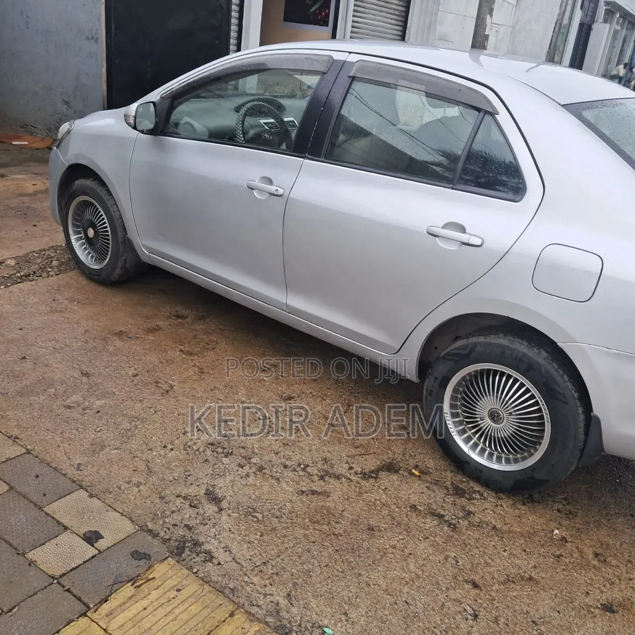 Toyota Belta 2010 Silver