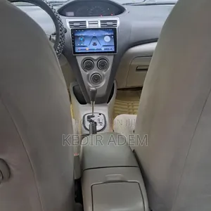 Toyota Belta 2010 Silver