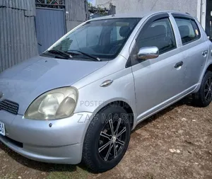 Toyota Vitz 2001 Silver