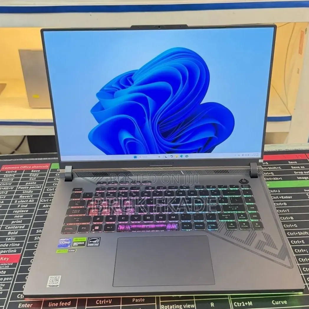 New Laptop Asus ROG Strix G15 16GB Intel Core i9 SSD 1T