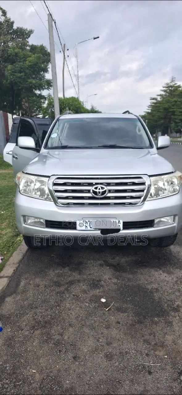 Toyota Land Cruiser 2009 Silver