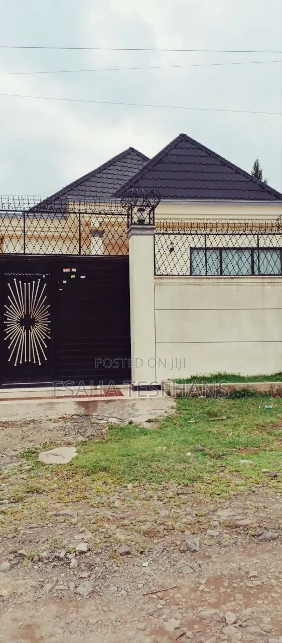 3bdrm House in Villa, Bole for rent