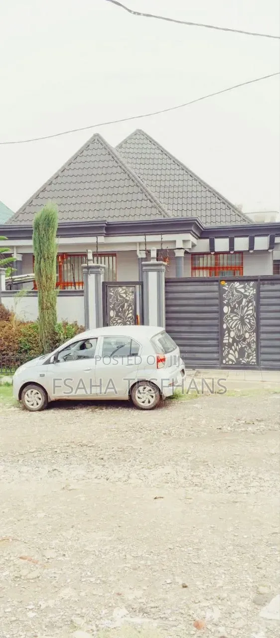 3bdrm House in Villa, Bole for rent