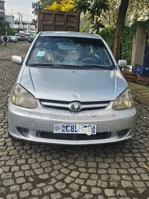 Toyota Platz 2005 Silver