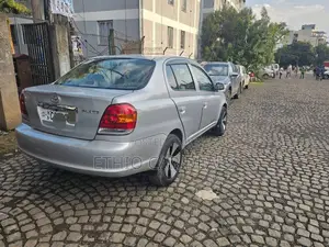 Toyota Platz 2005 Silver