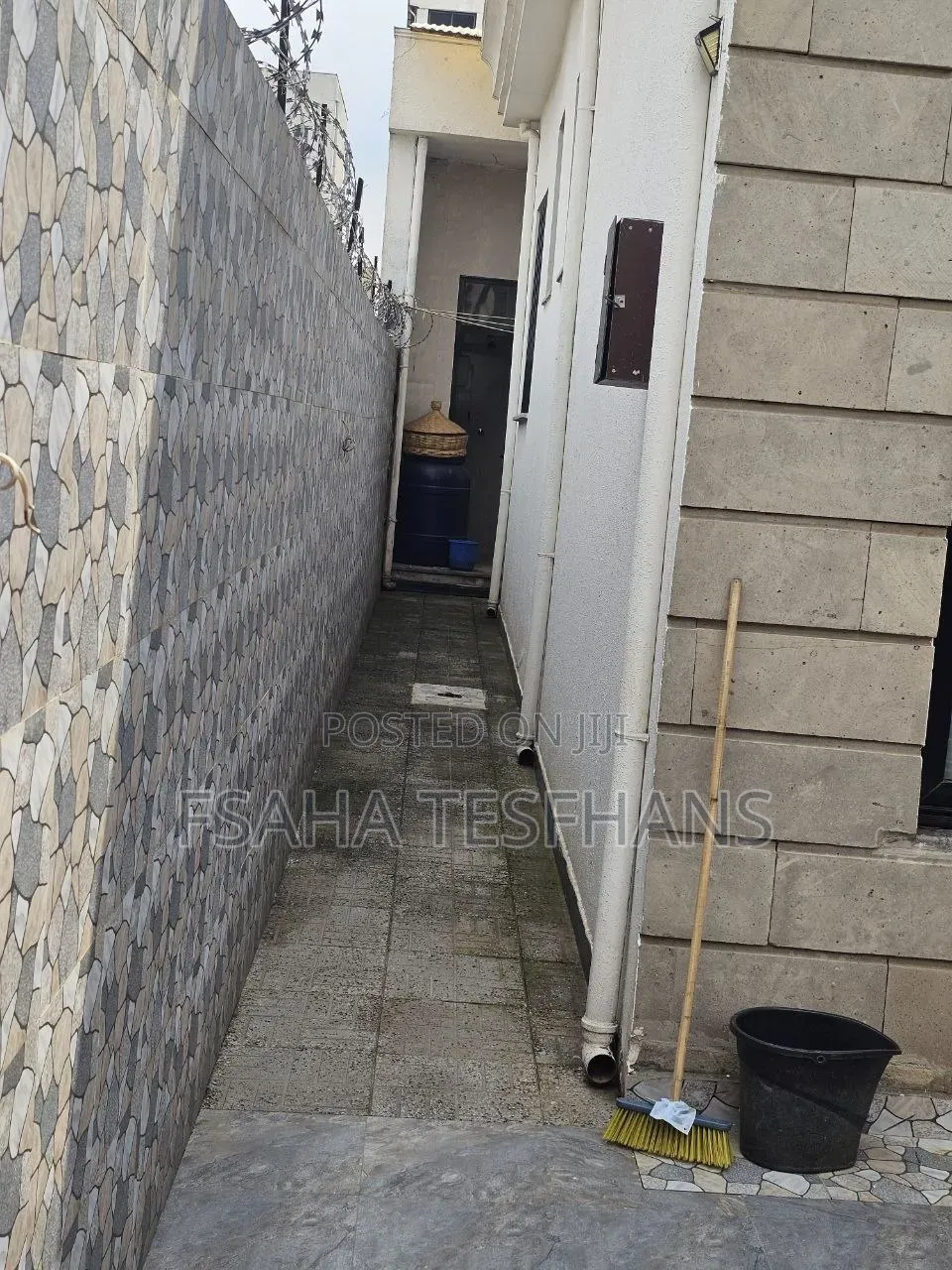 Furnished 3bdrm House in Villa, Bole for rent