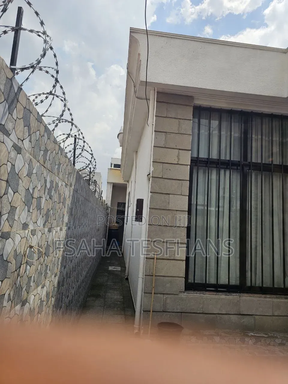 Furnished 3bdrm House in Villa, Bole for rent