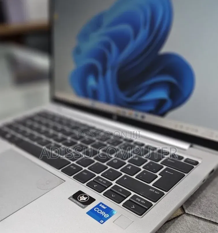 New Laptop HP EliteBook 830 G9 16GB Intel Core i5 SSD 512GB