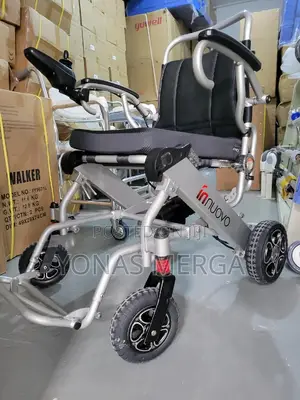 Motorized Mobility Aid Is Equipped With a Dual Suspension System