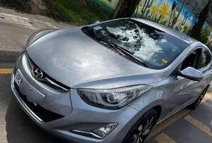 Hyundai Avante 2013