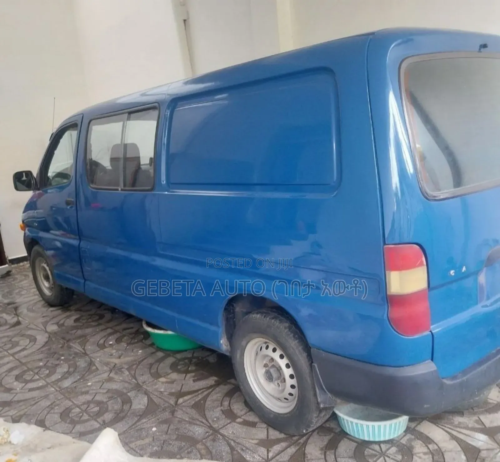 Toyota HiAce 2004