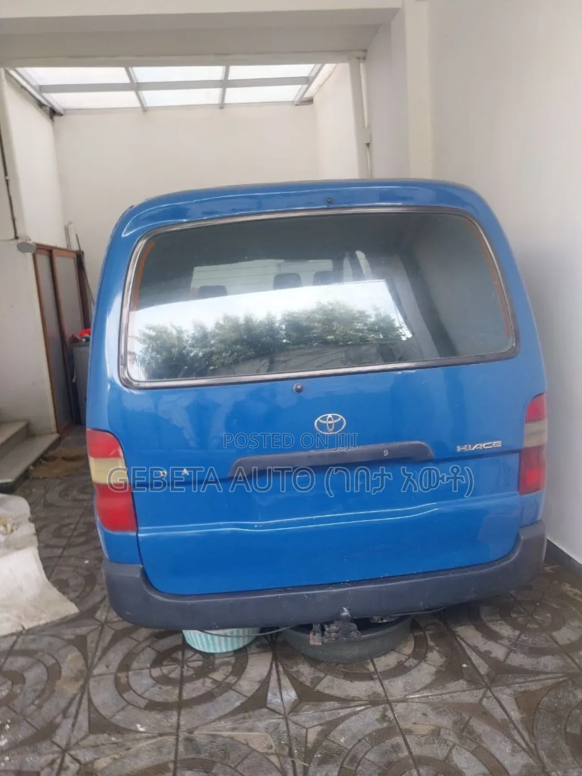Toyota HiAce 2004