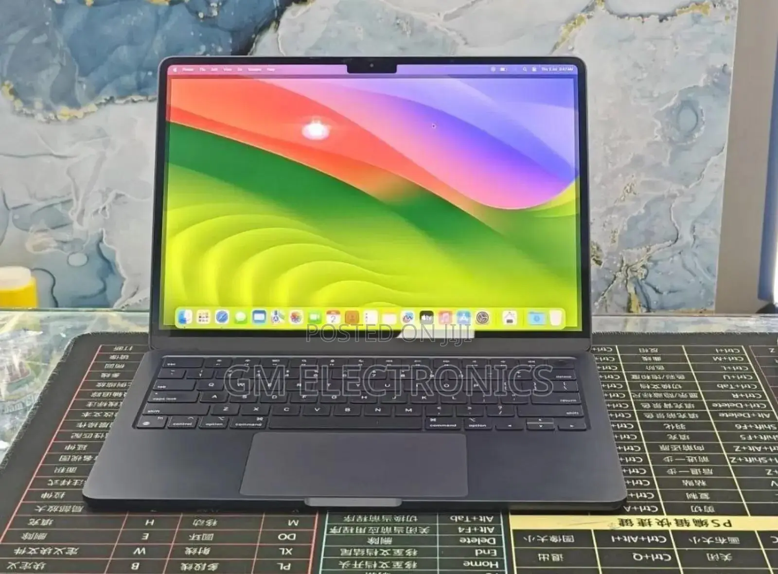 New Laptop Apple MacBook Air 2022 M2 8GB Intel Core i7 SSD 512GB