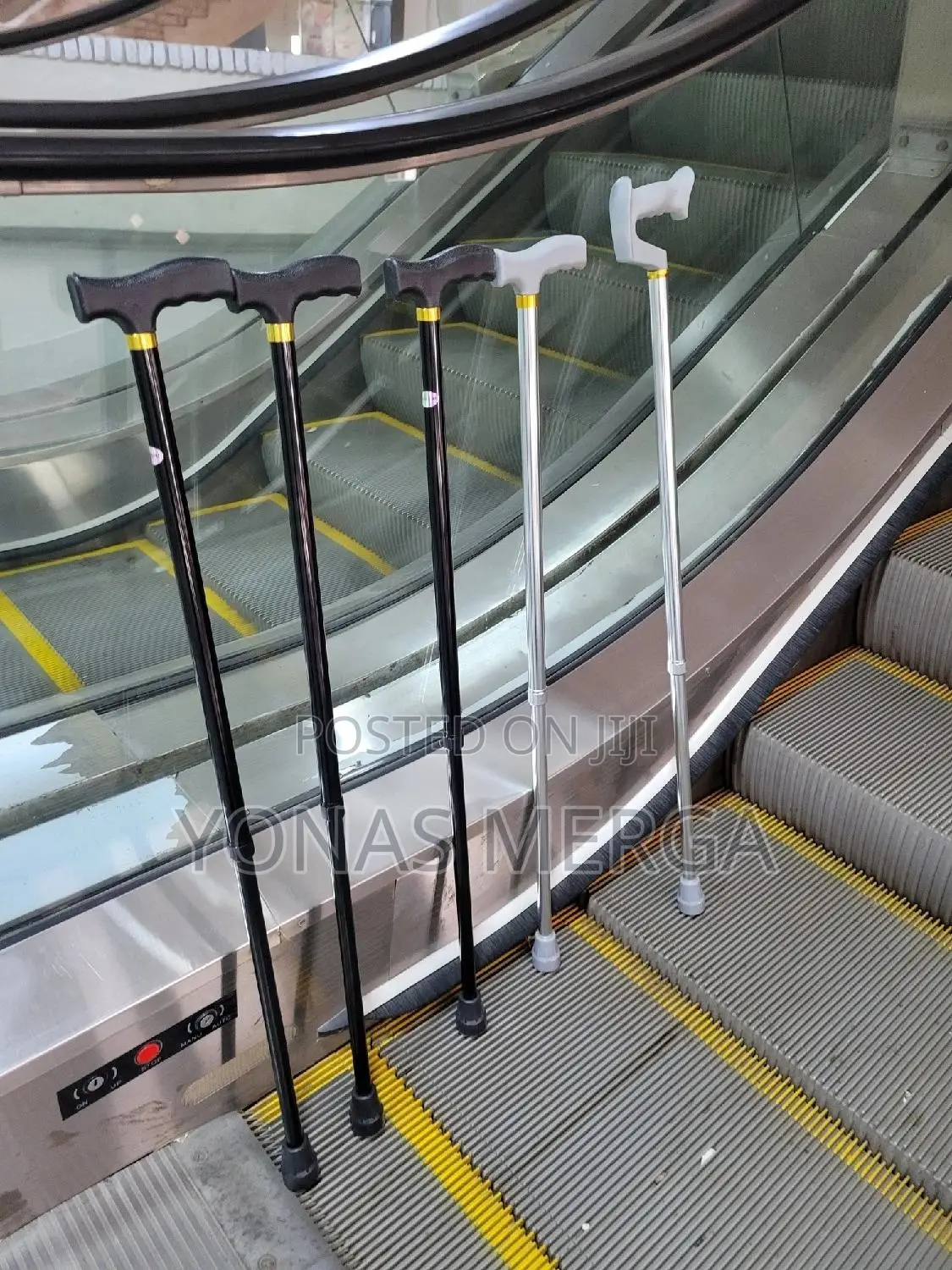 Cane/Traveling Aid for Elderly焓霜perfect for Walking Color Good Thanks