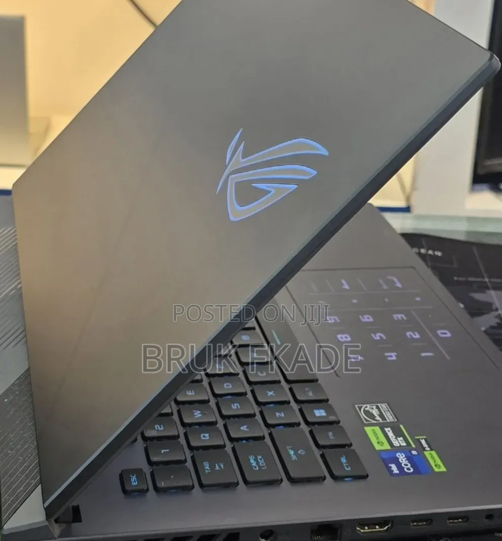 New Laptop Asus ROG Strix G15 16GB Intel Core i9 SSD 1T