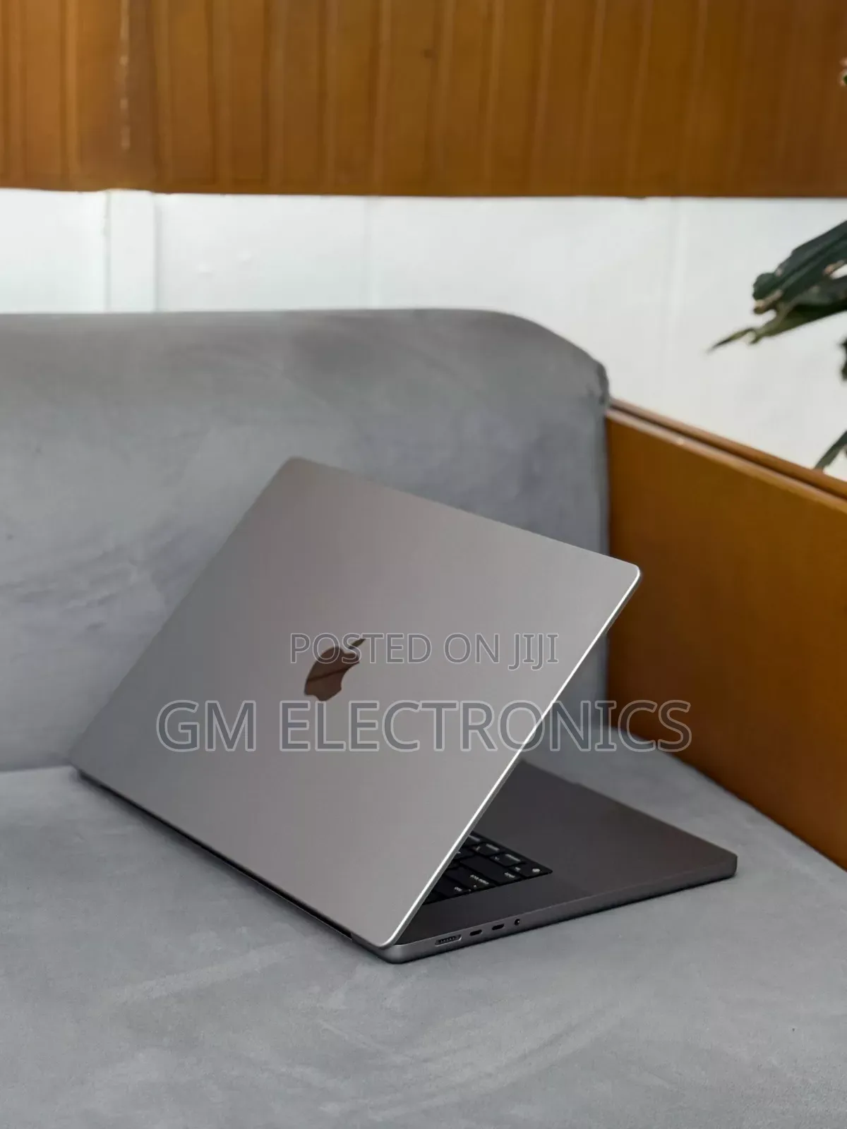 New Laptop Apple MacBook Pro 2021 M1 Max 32GB Intel Core i7 SSD 1T