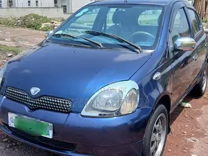 Toyota Vitz 2010 Blue