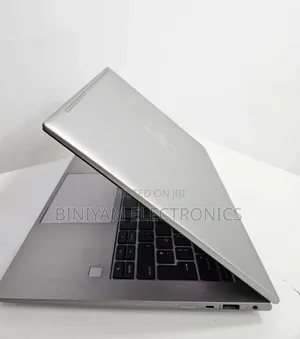 New Laptop HP ZBook Firefly 14 G10 16GB Intel Core i7 SSD 512GB