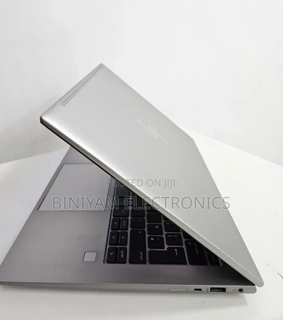 New Laptop HP ZBook Firefly 14 G10 16GB Intel Core i7 SSD 512GB