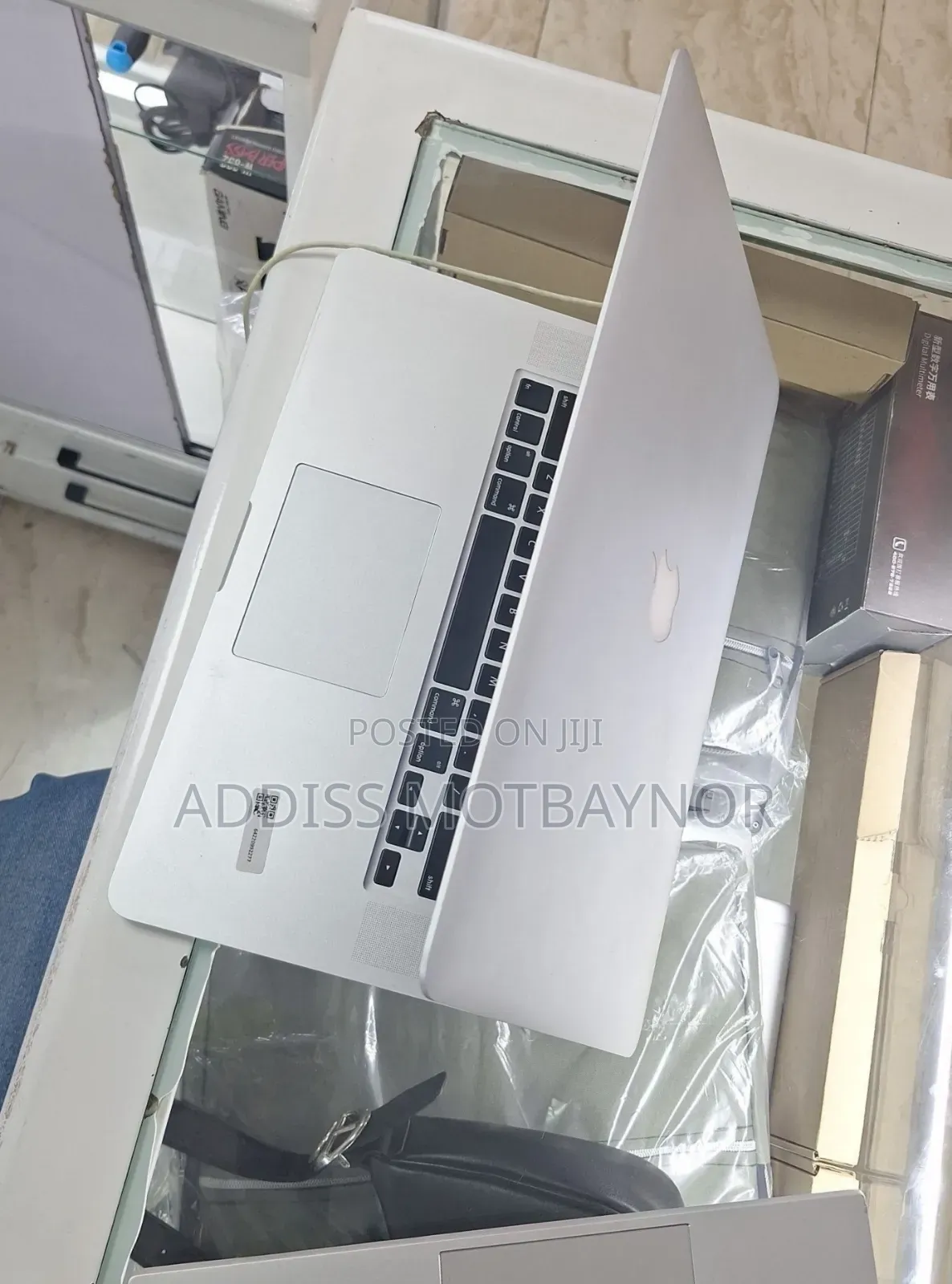 New Laptop Apple MacBook 2015 16GB Intel Core i7 SSD 256GB
