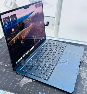New Laptop Apple MacBook Air 2022 M2 16GB Apple M2 SSD 512GB