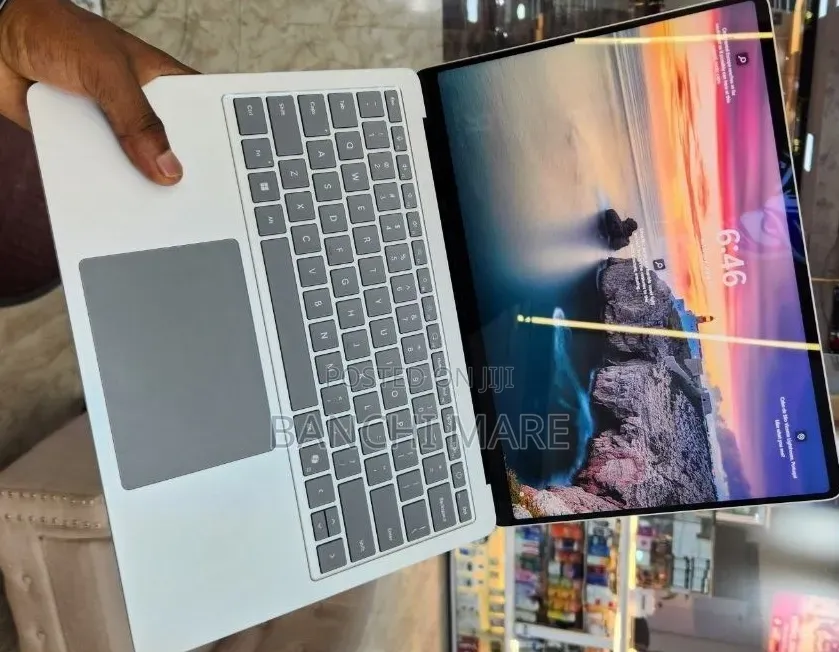 New Laptop Microsoft Surface Laptop 7 16GB Intel Core i7 SSD 512GB