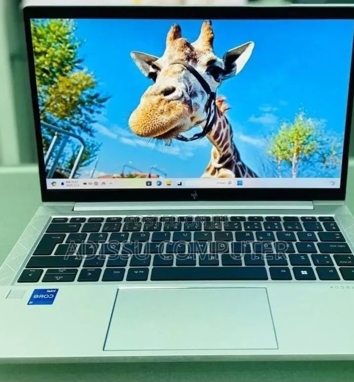 New Laptop HP EliteBook 830 G8 16GB Intel Core i5 SSD 512GB