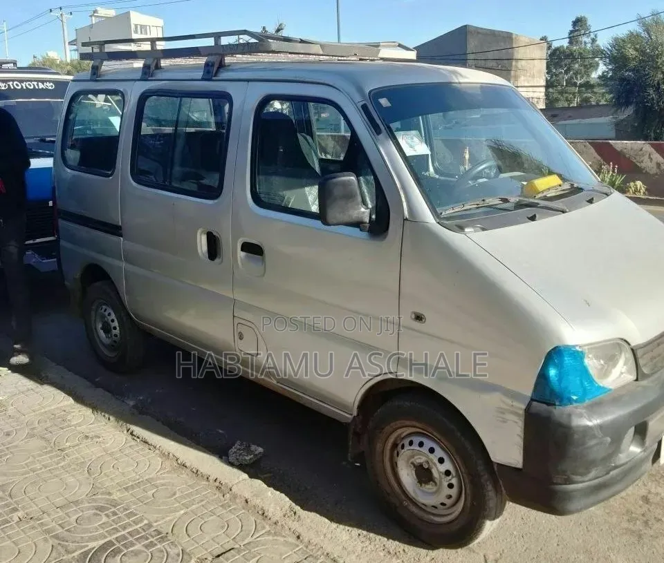 Suzuki Eeco 2024 White