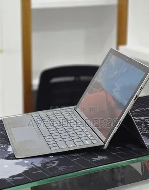 New Laptop Microsoft Surface Pro 7 16GB Intel Core i5 SSD 256GB