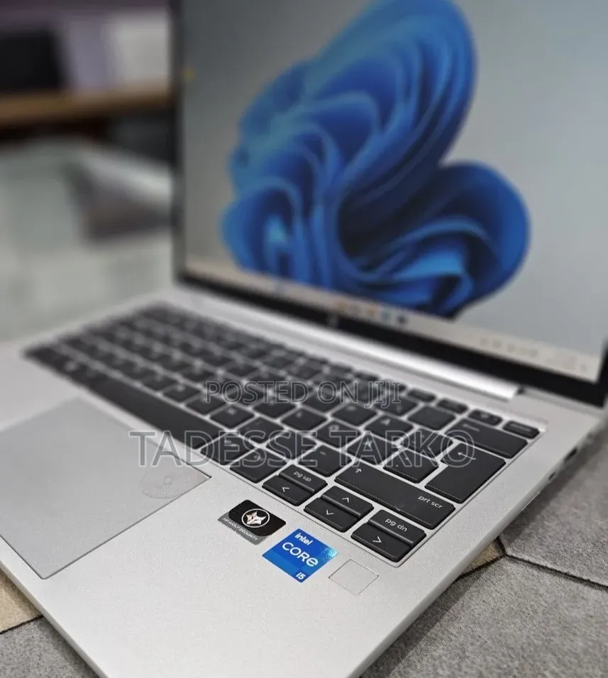 New Laptop HP EliteBook 830 G9 16GB Intel Core i5 SSD 512GB