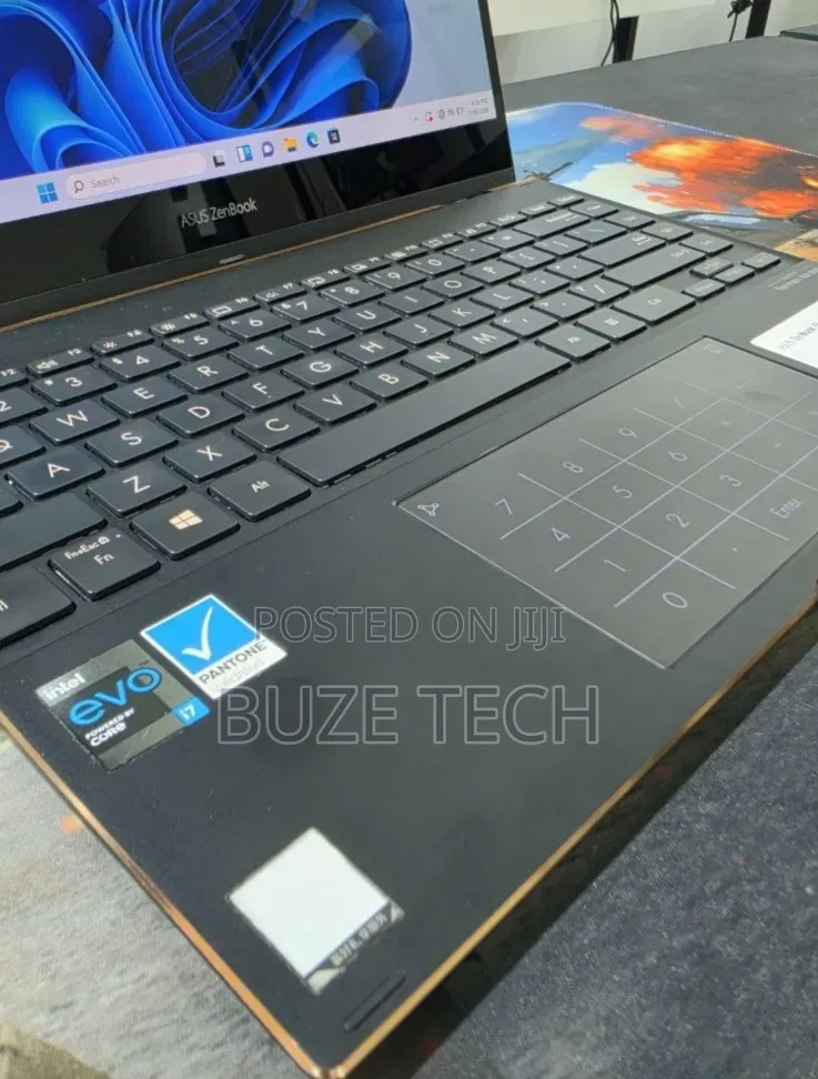 New Laptop Asus ZenBook Flip 14 UX461UA 16GB Intel Core i7 SSD 512GB