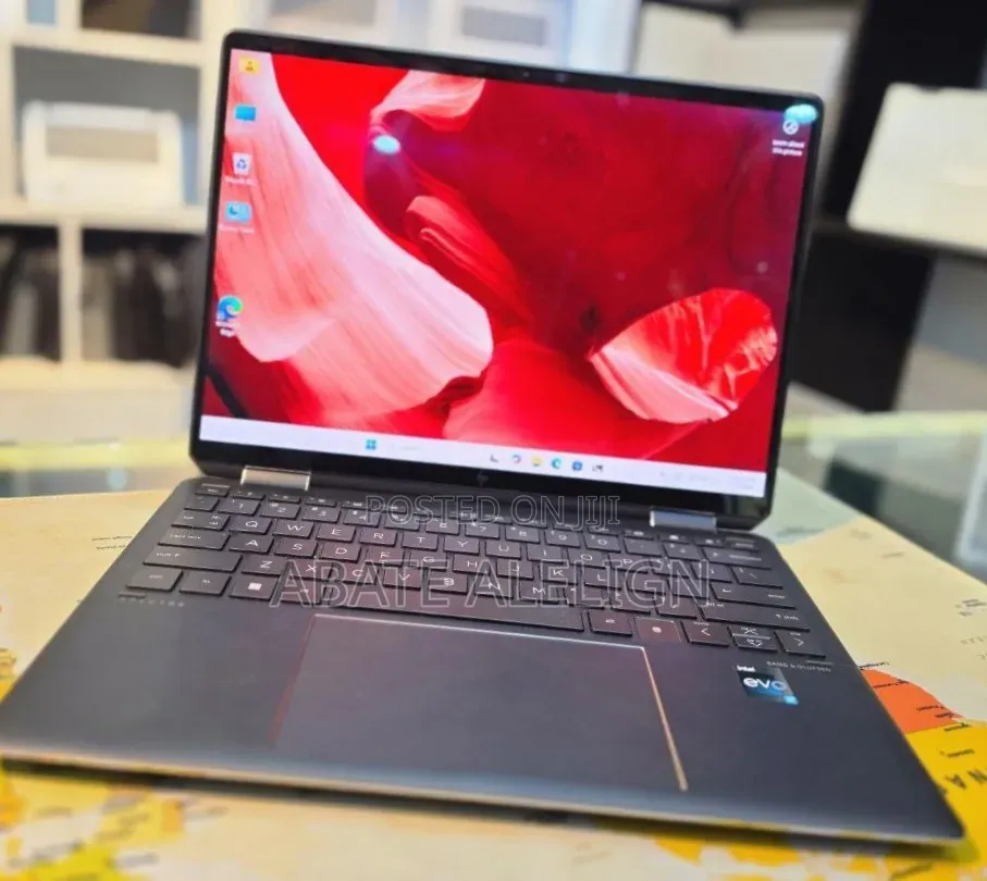 New Laptop HP Spectre 16GB Intel Core i7 SSD 1T