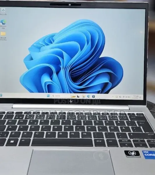 New Laptop HP EliteBook 830 G8 16GB Intel Core i5 SSD 512GB