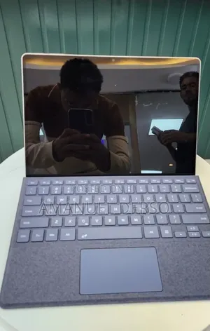 New Laptop Microsoft Surface Pro 9 16GB Intel Core i7 SSD 512GB